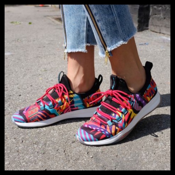ALDO MX DINA SAADI Trainers design
Artist Series - Picture 6 of 10
